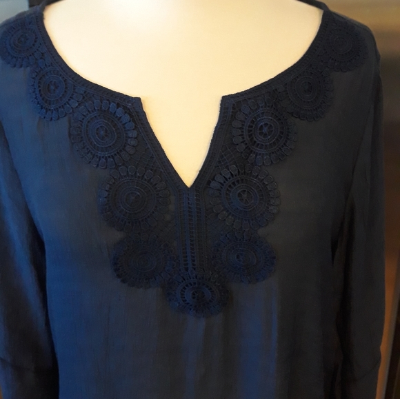 Zach & Rachel Petite  Top.     A 17 - Picture 5 of 6